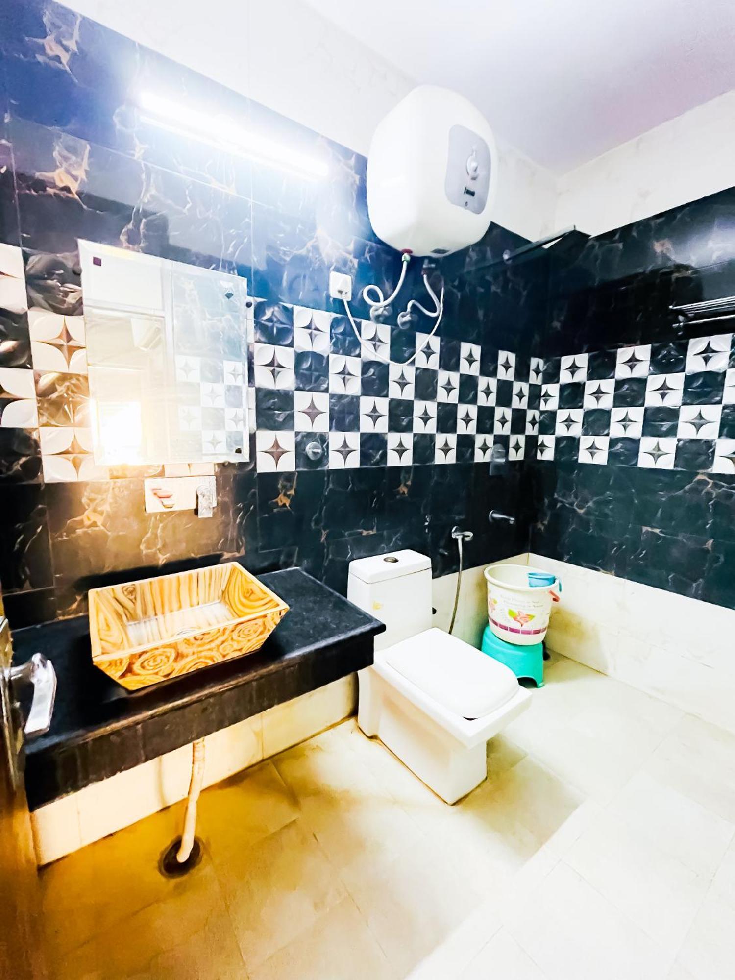 Comfort Nizamuddin Railway Station 2 Min Walk Hotel New Delhi