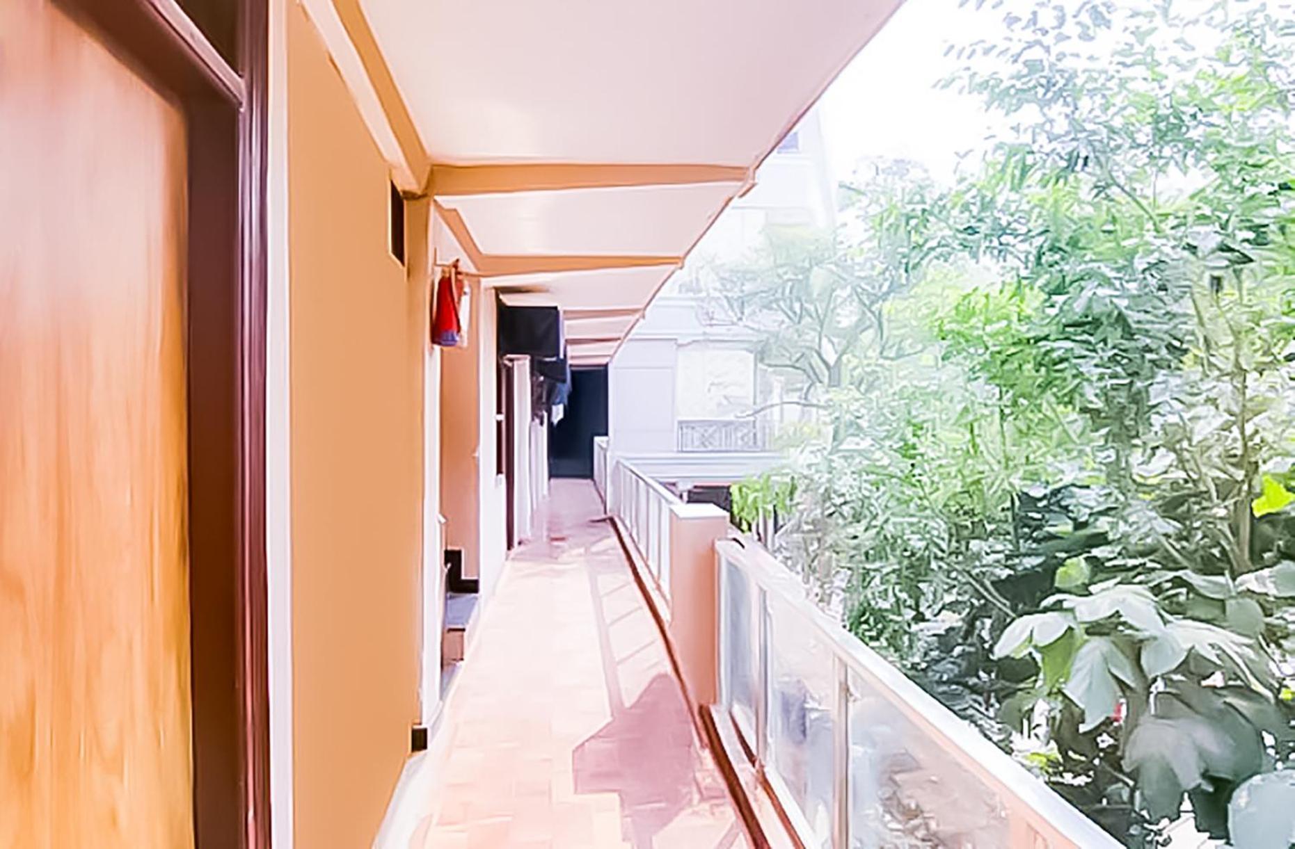 Hotel Comfort Nizamuddin Railway Station 2 Min Walk