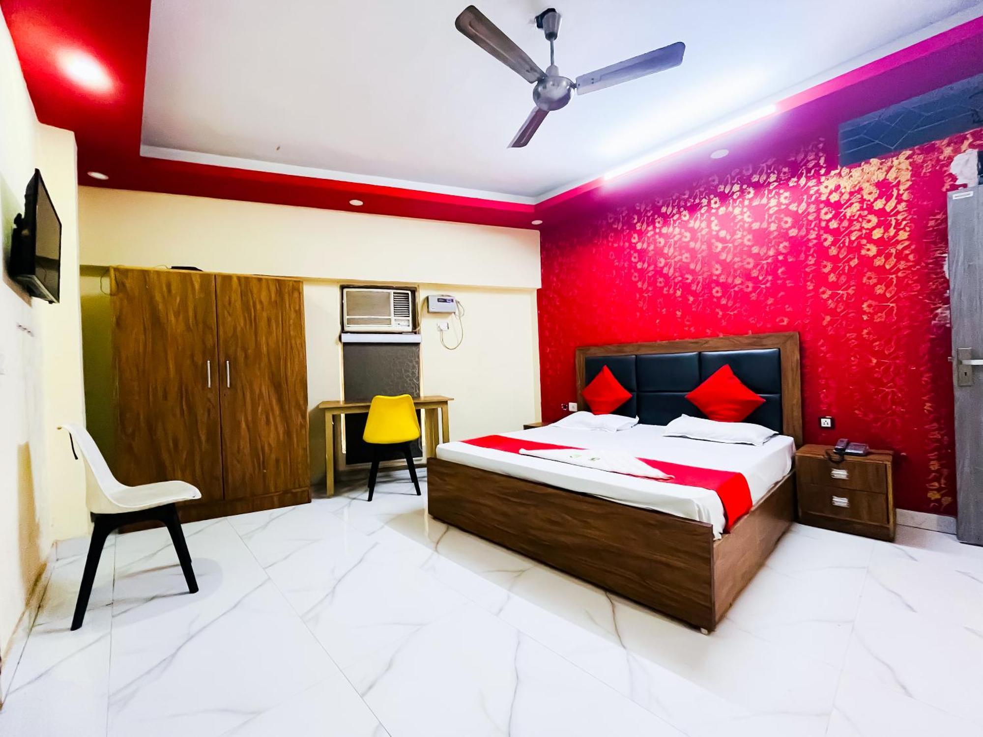 Comfort Nizamuddin Railway Station 2 Min Walk Hotel 3*